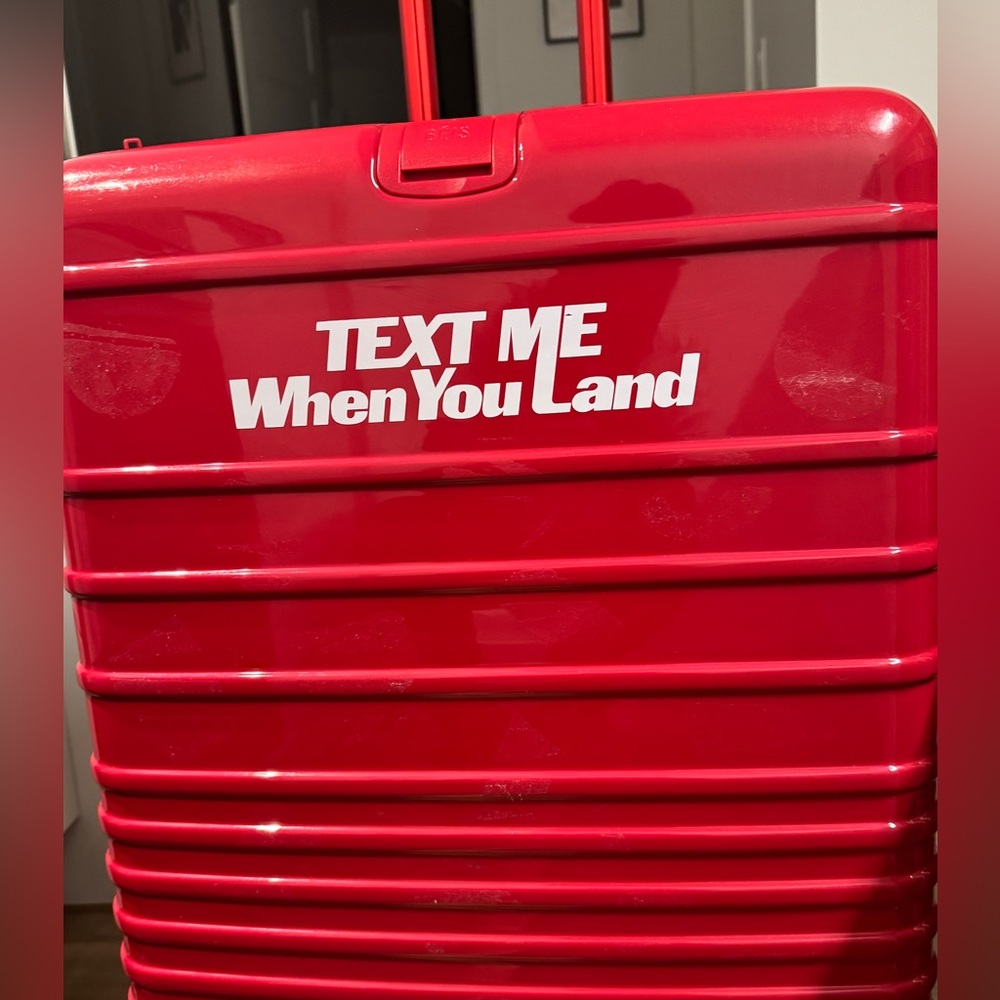 ONLY MONTREAL PICKUP - BEIS The Large Check-In Roller in Text Me Red (29 inches)